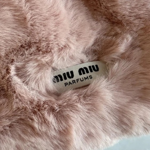 Miu Miu Parfums Collection Fluffy Furry Blush Pink Pochette Cosmetic Bag; NIB - Picture 4 of 4